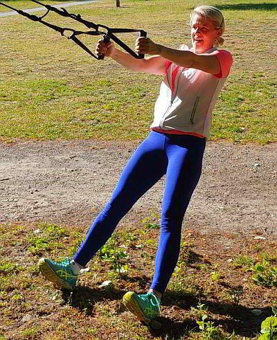 Personal Trainer Bielefeld TRX Training bei Sonnenschein